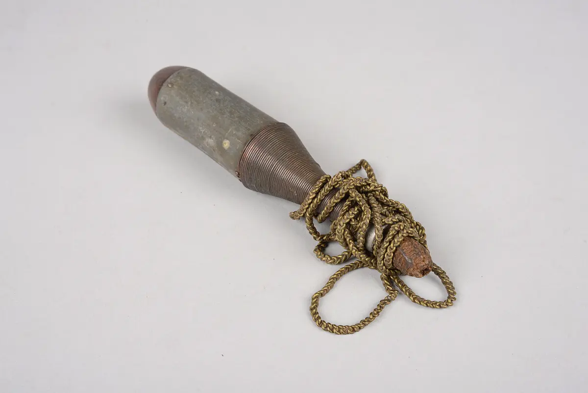 Schnupftabakbehälter an Kette