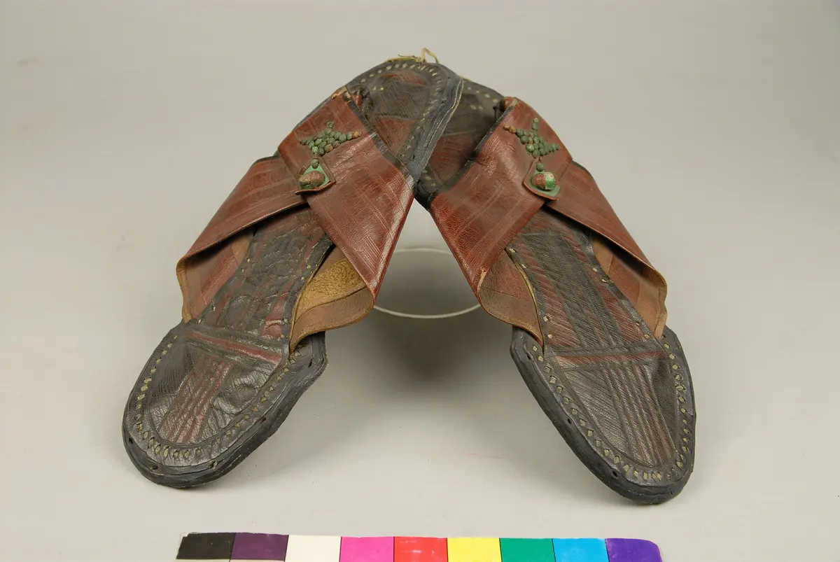 Paar Sandalen