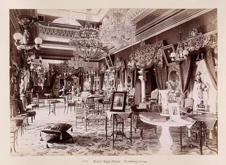 Hyderabad: Baschir Bagh Palast, Salon