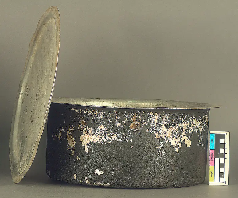 Aluminiumtopf mit Deckel