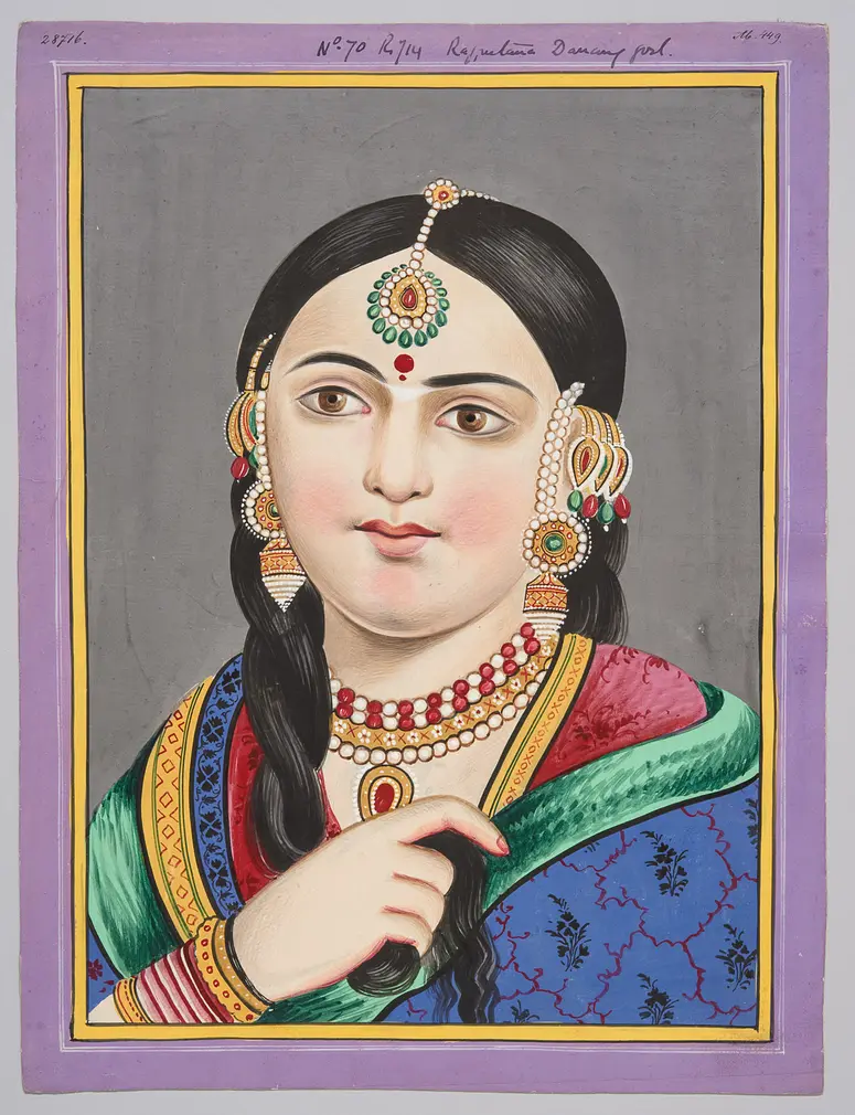 Frau mit reichem Schmuck - Bajadere aus Rajputana