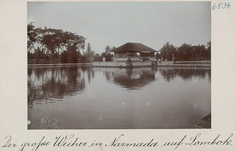 Der grosse Weiher in Narmada auf Lombok