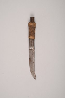 Messer mit Scheide