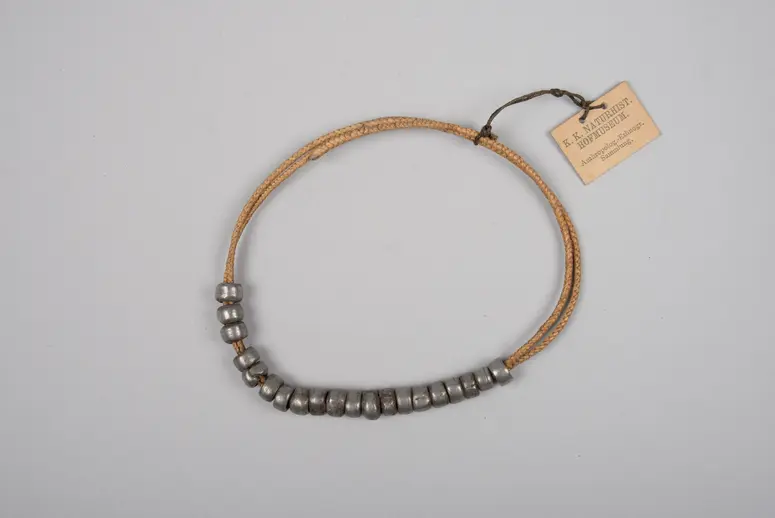 Beinschmuck