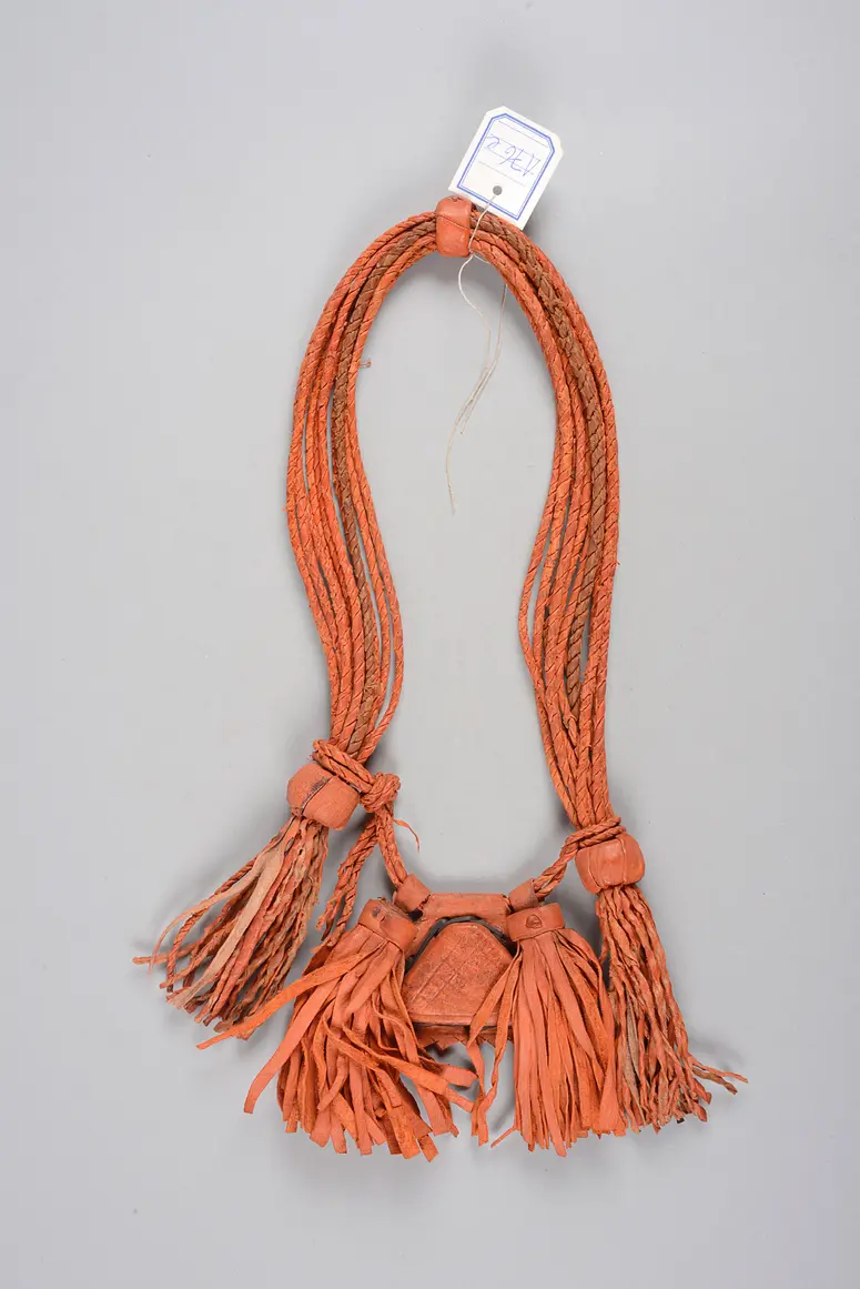 Sattelschmuck für Pferde