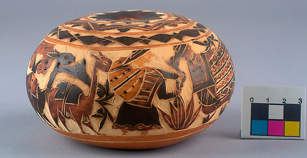 Calabash with incised decoration