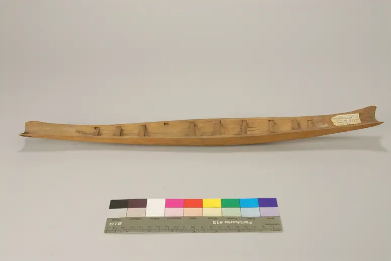 Modell Pirogue