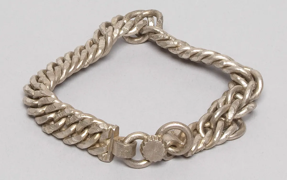 Armschmuck