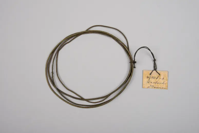 Vier Armbänder (49.405 bis 49.408)