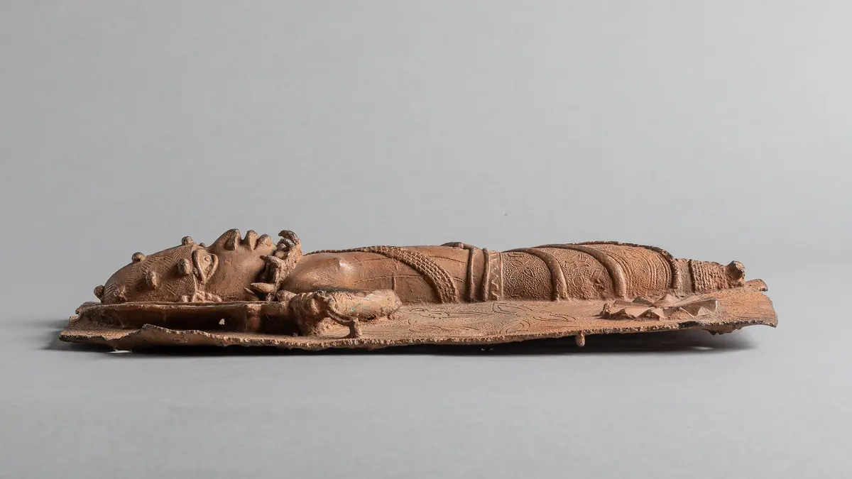 Relief Plaque: Dignitary with Eben Sword