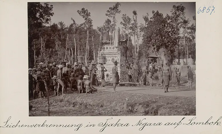 Leichenverbrennung in Tjakra Negara auf Lombok
