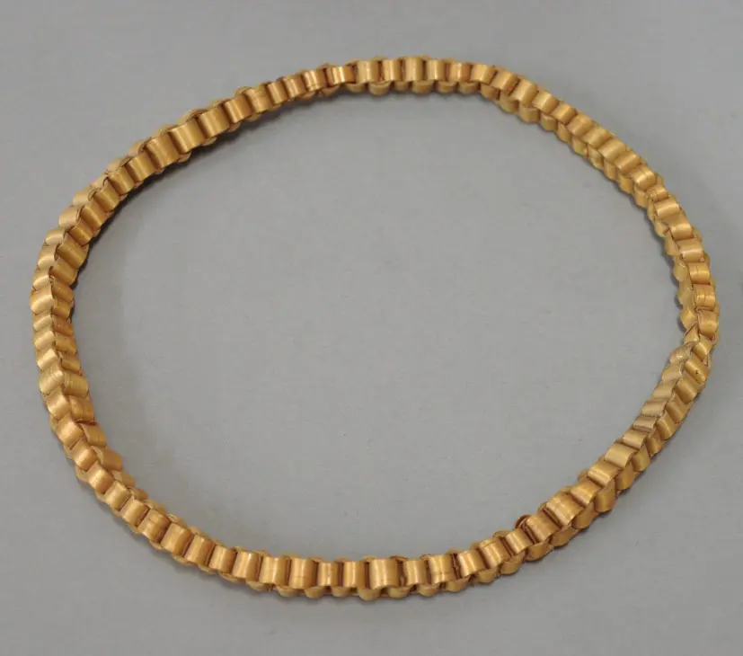 Women's necklace
