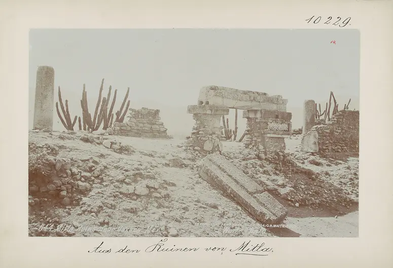 Aus den Ruinen von Mitla
