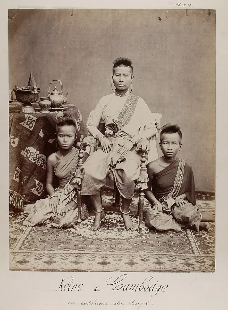 Die Königin von Cambodscha, in Landestracht