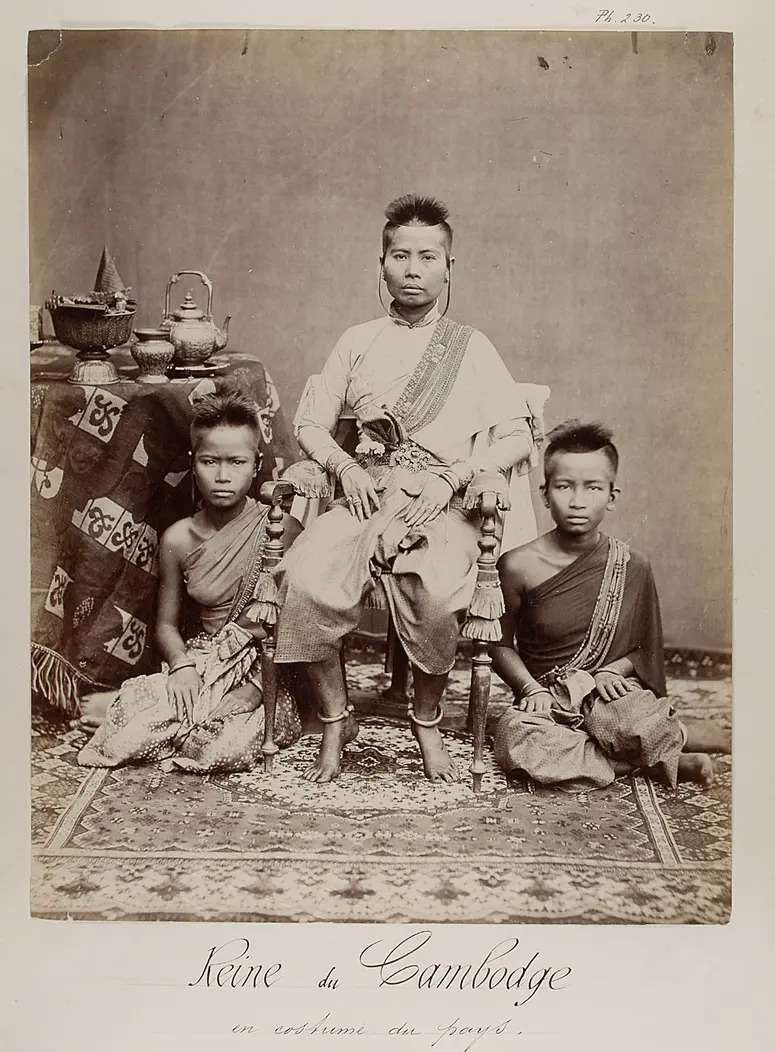 Die Königin von Cambodscha, in Landestracht