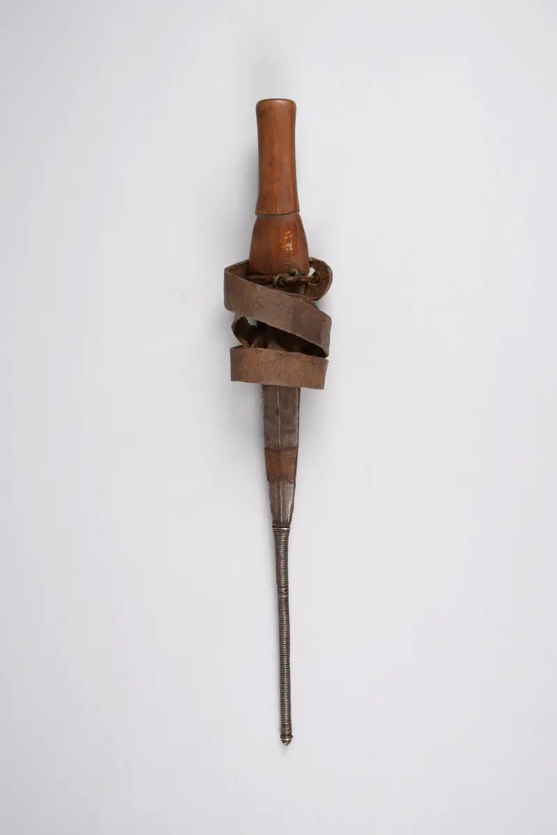 Messer mit Scheide