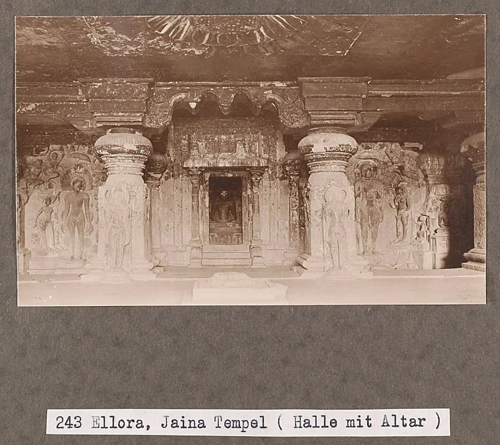243 Ellora, Jaina Tempel (Halle mit Altar)