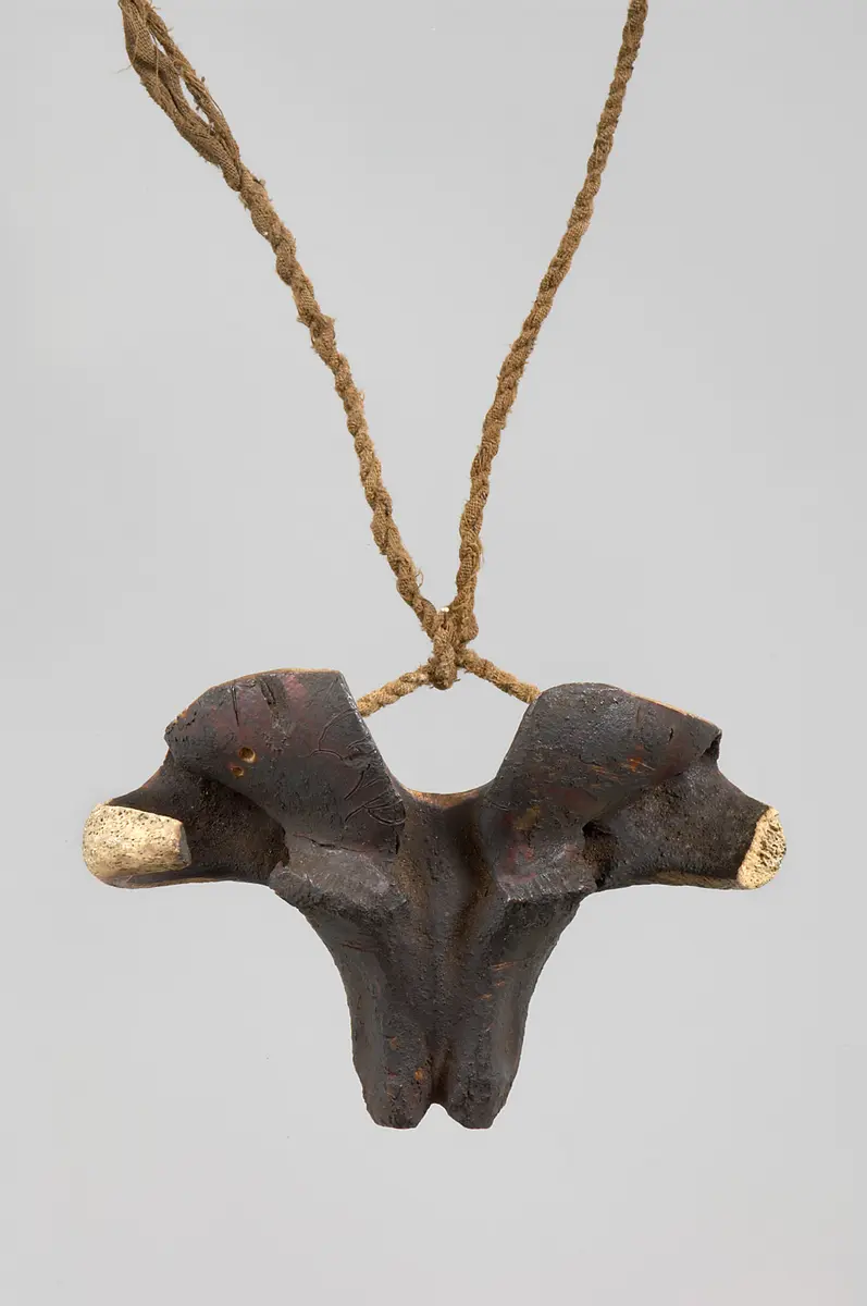 Brustschmuck