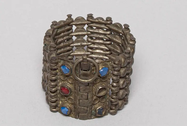 Armschmuck