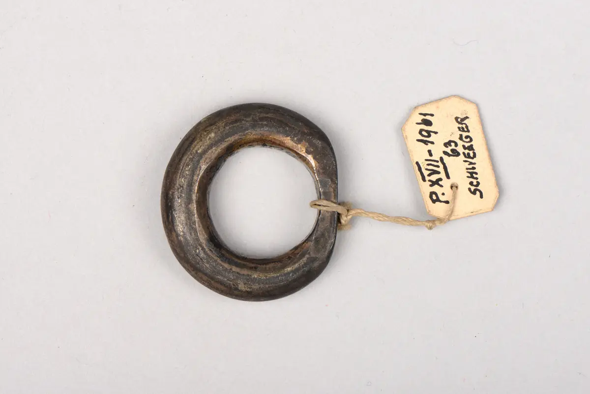 Fingerring von Ayo Tanga