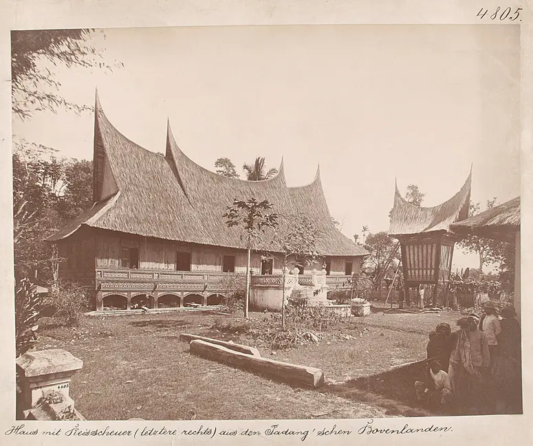 „Haus mit Reisscheuer (letztere rechts) aus dem Padang'schen Bovenlanden