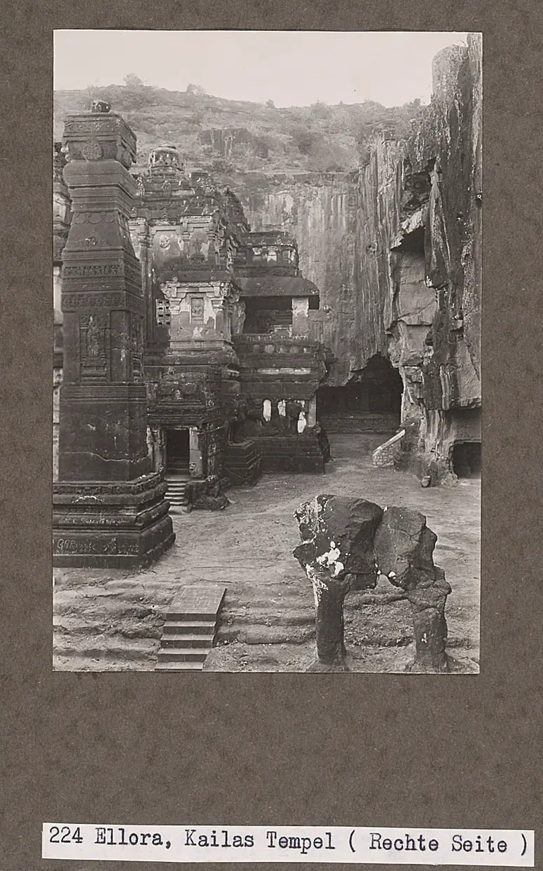 224 Ellora, Kailasa Tempel (Rechte Seite)