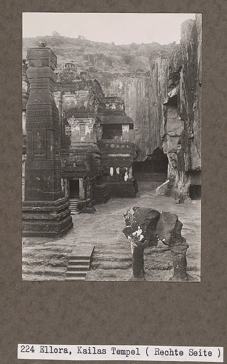 224 Ellora, Kailasa Tempel (Rechte Seite)