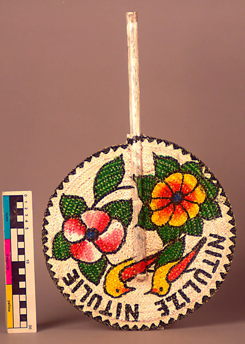 Geflochtener Fächer: Zwei Vögel