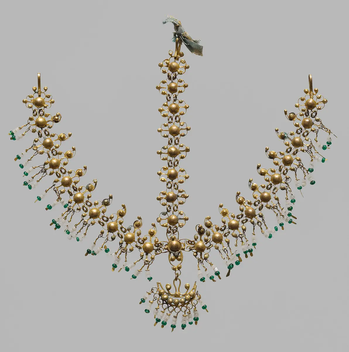 Stirnschmuck
