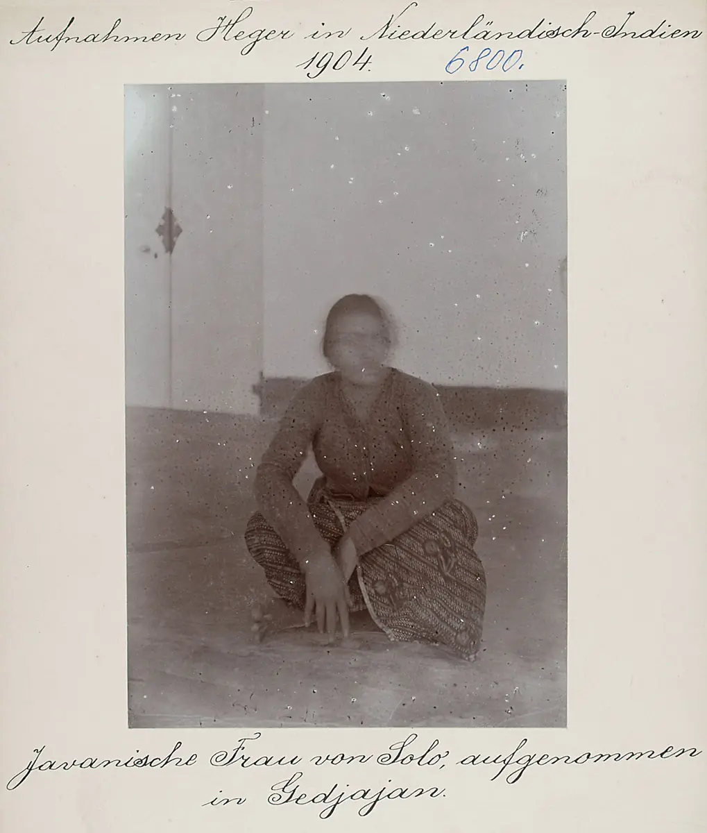 Javanische Frau von Solo, aufgenommem in Gedjajan