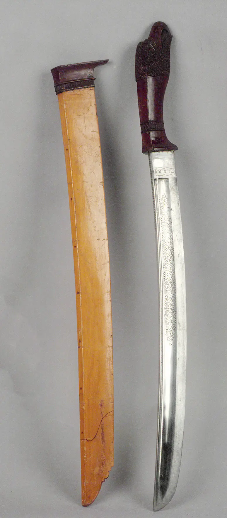 Schwert mit Scheide