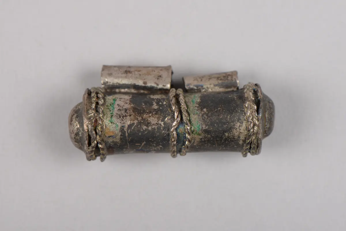 Pendant (amulet)