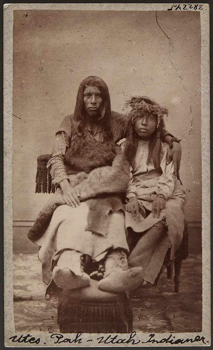 Charles Rosco Savage, Zwei Paiute im Studio