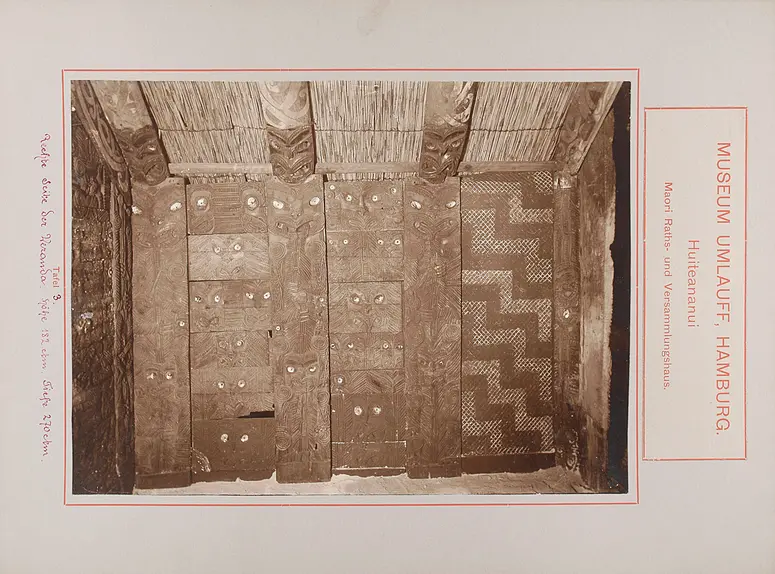 Museum Umlauff, Hamburg. Huiteananui, Maori Raths- und Versammlungshaus: Tafel 3. Rechte Seite der Veranda, Höhe 182cm, Tiefe 270 cm