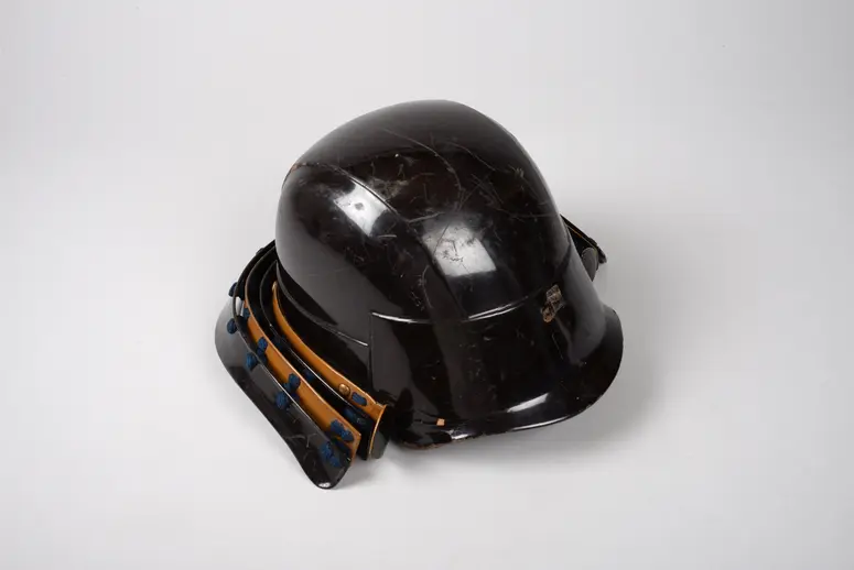 Rüstungsteil, Helm