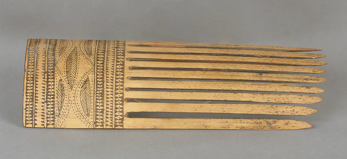 Decorative comb