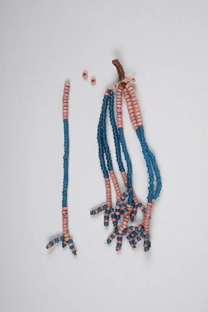 Ohrschmuck (beschädigt)