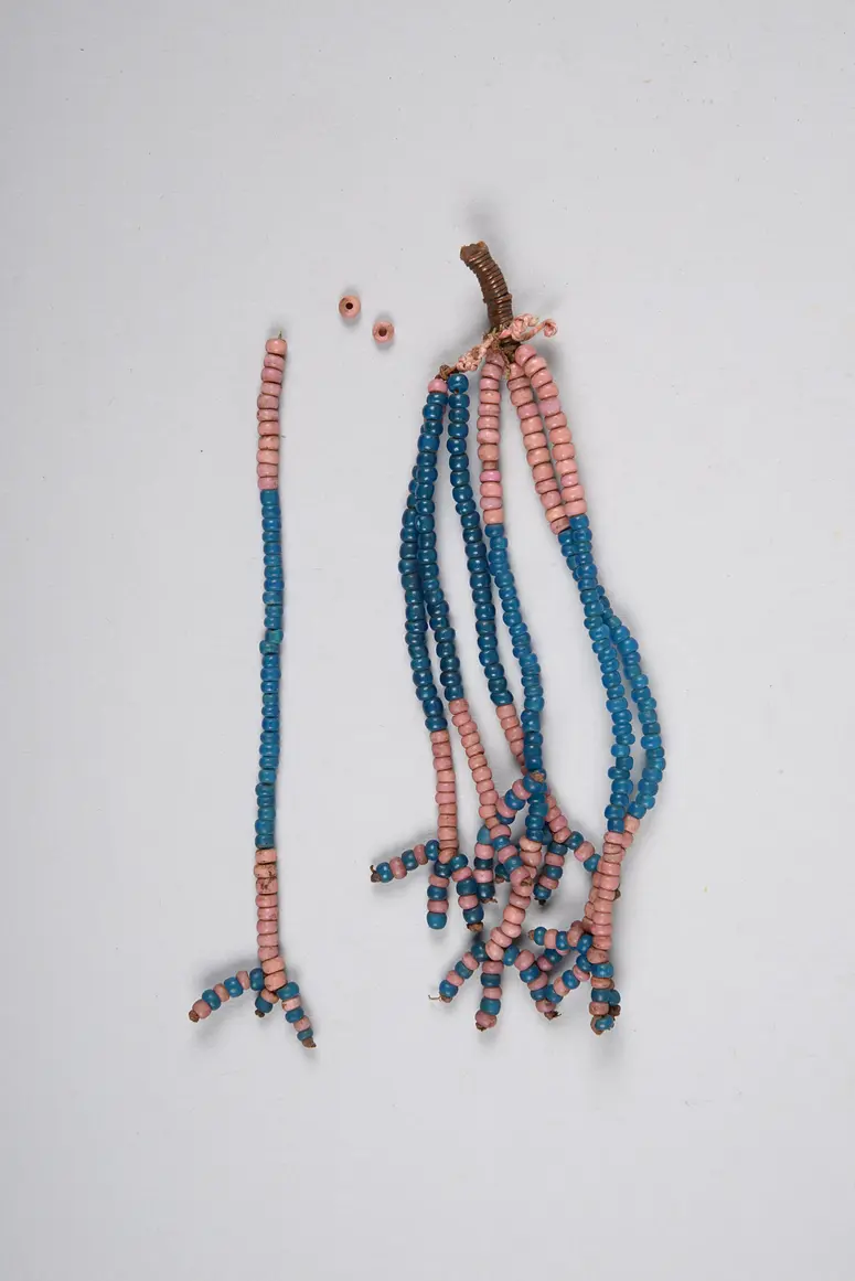 Ohrschmuck (beschädigt)