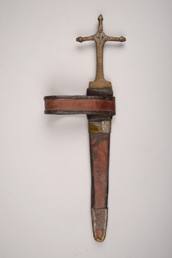 Dolch mit Scheide