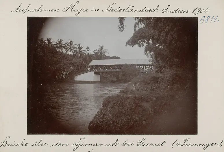 Brücke über den Tjimanuk bei Garut. (Preanger)