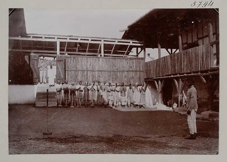 Arbeiter in der Boma von Moschi
