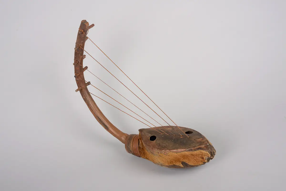 Instrument: Bogenharfe
