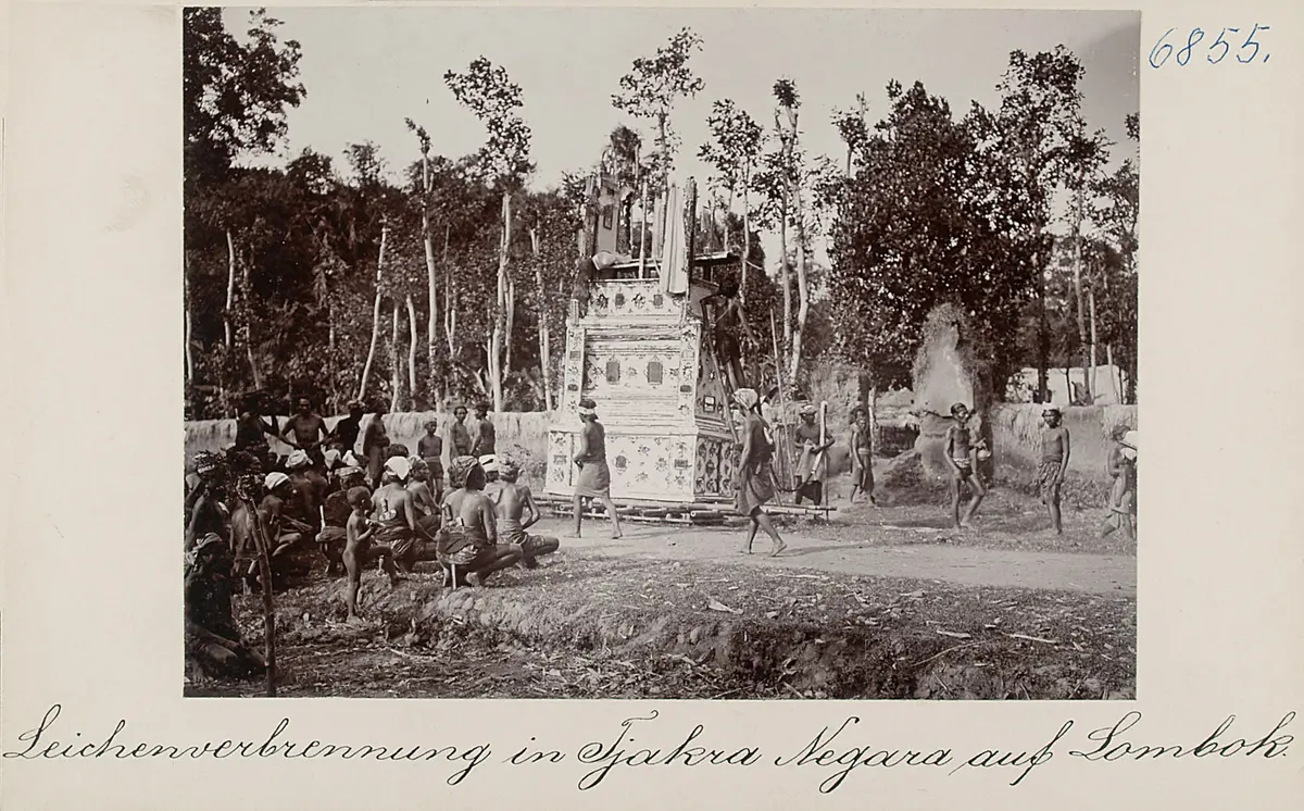 Leichenverbrennung in Tjakra Negara auf Lombok