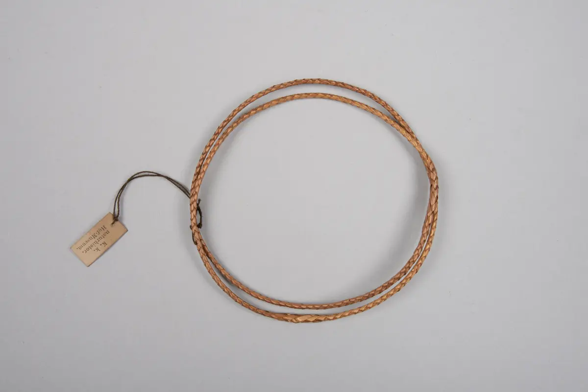 Zwei Armbänder