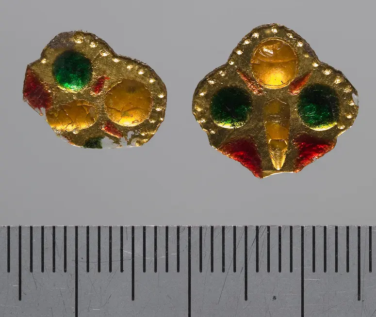 Stirnschmuck