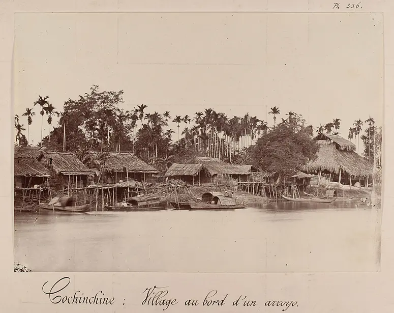 Cochinchina-Dorf, Pfahlbaudorf an einem Fluß
