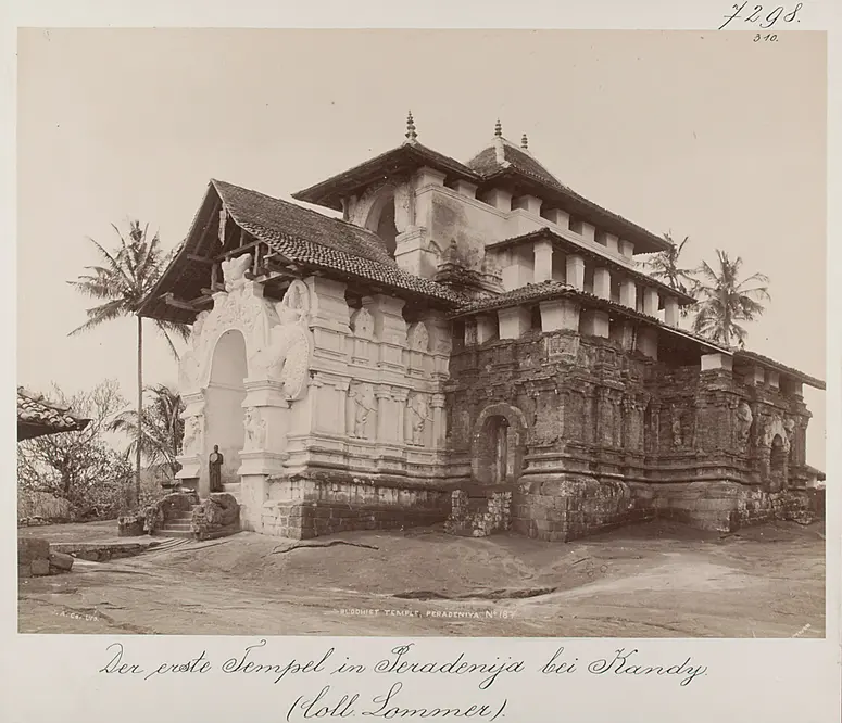 Peradenija bei Kandy: Der erste Tempel