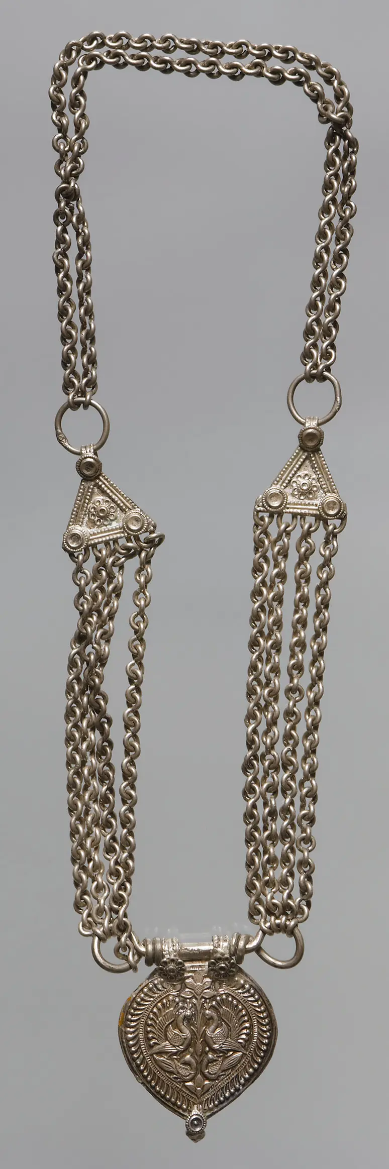 Brustschmuck