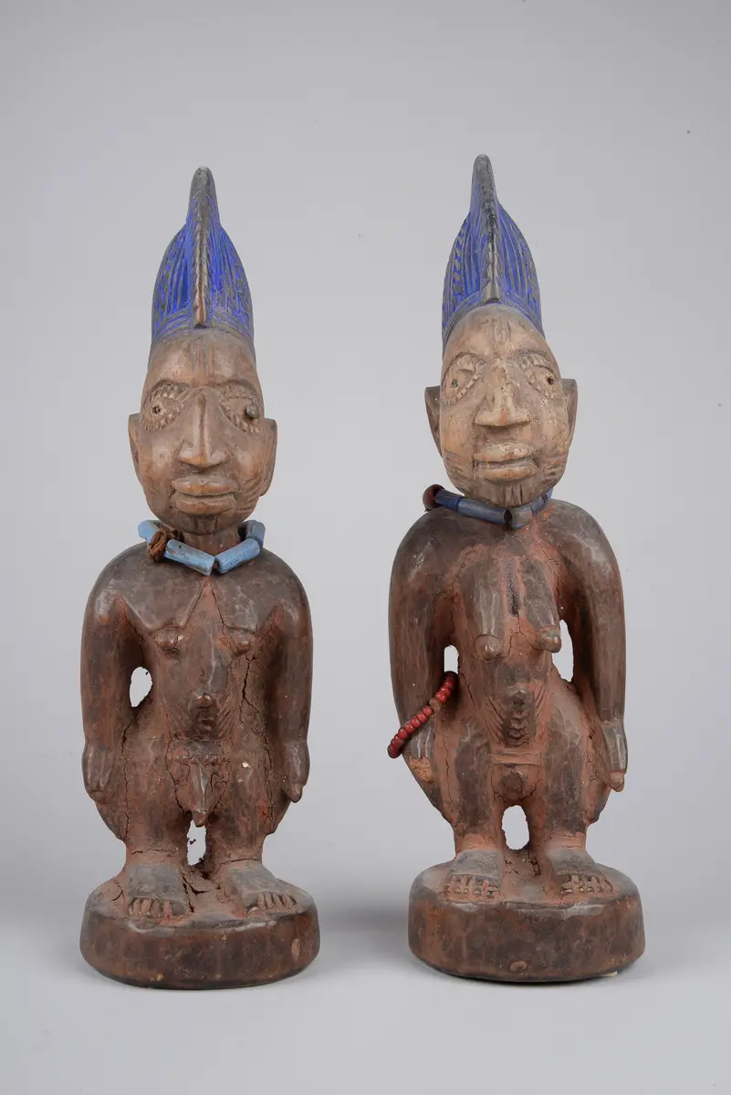 Männliche Ibeji Zwillingsfigur