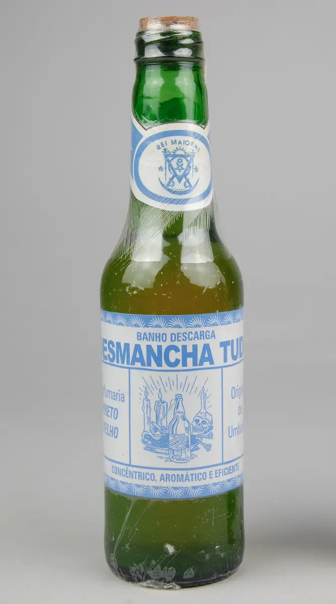 Altar-Ensemble: Flasche mit Banho Descara